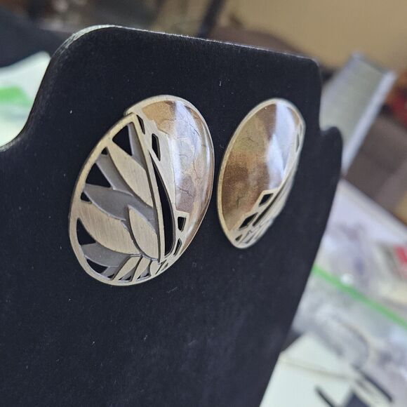 **Final Sale** Edgar Berebi Vintage Shimmery Earth Tone Enamel Round Earrings - Picture 6 of 12